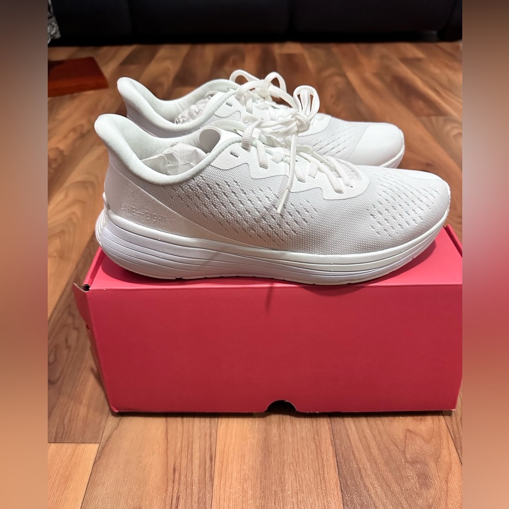 Lane-Eight Unisex Relay Trainer Breeze Size 8